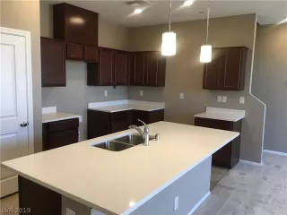 Photo #2: 2109330 Listing 