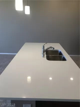 Photo #4: 2109330 Listing 