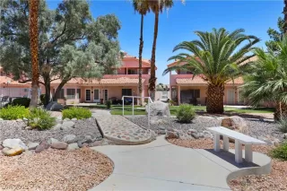 Photo #2: 2109367 Listing