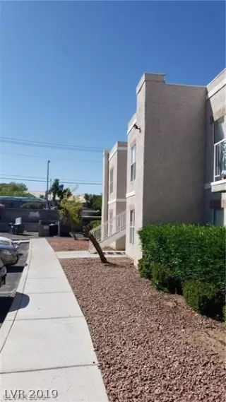 Photo #5: 2109437 Listing