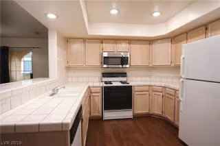 Photo #3: 2109454 Listing