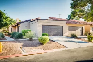 Photo #2: 2109463 Listing