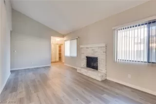 Photo #6: 2109463 Listing