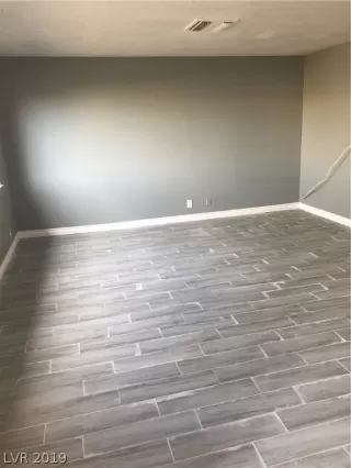 Photo #3: 2109480 Listing 