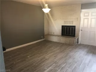 Photo #4: 2109480 Listing 