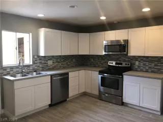 Photo #5: 2109480 Listing 