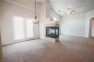 Photo #5: 2109484 Listing 