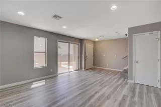 Photo #4: 2109492 Listing 