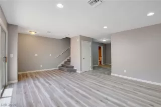 Photo #5: 2109492 Listing 