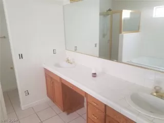 Photo #6: 2109516 Listing 