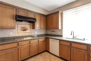 Photo #3: 2109558 Listing 