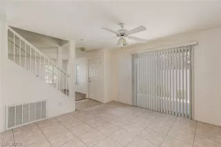 Photo #4: 2109589 Listing