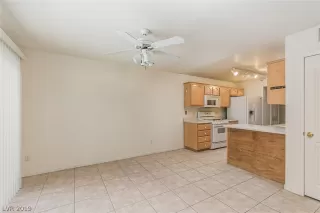 Photo #5: 2109589 Listing