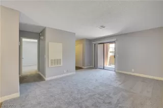 Photo #3: 2109657 Listing