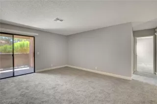 Photo #4: 2109657 Listing