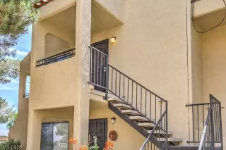 Photo #4: 2109672 Listing