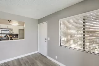 Photo #5: 2109672 Listing