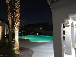 Photo #3: 2109678 Listing 