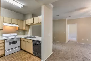 Photo #3: 2109688 Listing 