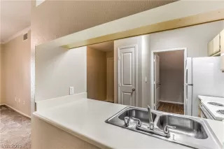 Photo #6: 2109688 Listing 