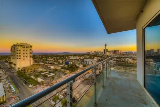 Photo #4: 2109744 Listing