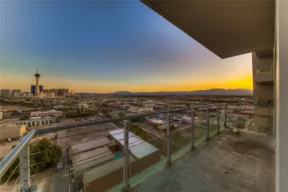 Photo #5: 2109744 Listing