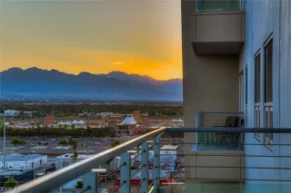 Photo #6: 2109744 Listing