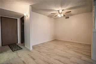 Photo #3: 2109746 Listing