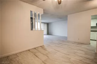 Photo #4: 2109746 Listing