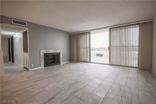 Photo #6: 2109746 Listing