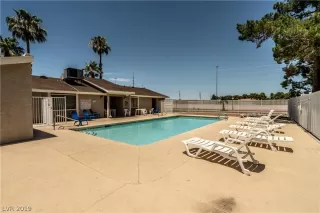 Photo #3: 2109790 Listing