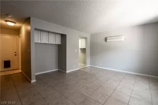 Photo #4: 2109790 Listing