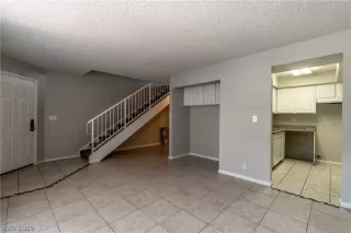 Photo #5: 2109790 Listing