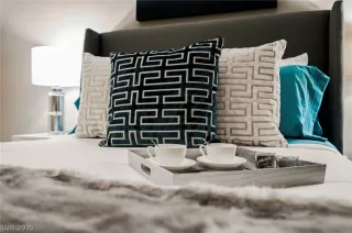 Photo #3: 2109799 Listing