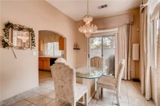 Photo #4: 2109801 Listing