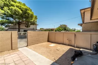 Photo #4: 2109822 Listing