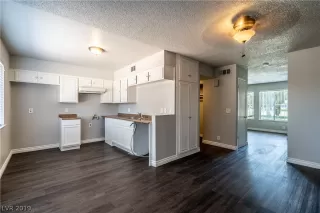 Photo #6: 2109822 Listing