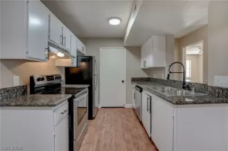 Photo #6: 2109823 Listing