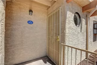 Photo #1: 2109865 Listing