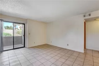 Photo #2: 2109865 Listing