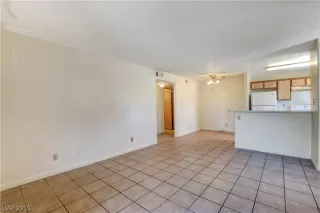 Photo #3: 2109865 Listing
