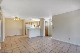 Photo #4: 2109865 Listing