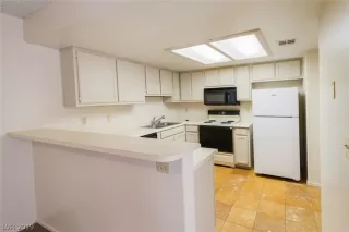 Photo #3: 2109868 Listing 