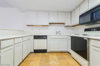 Photo #5: 2109868 Listing 