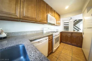 Photo #3: 2109898 Listing 