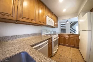 Photo #4: 2109898 Listing 