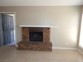 Photo #5: 2109899 Listing