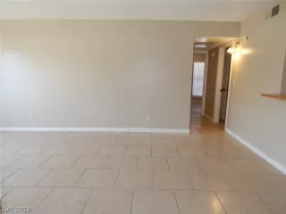 Photo #6: 2109899 Listing