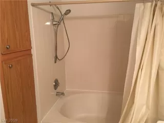 Photo #5: 2109912 Listing 