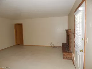 Photo #6: 2109967 Listing